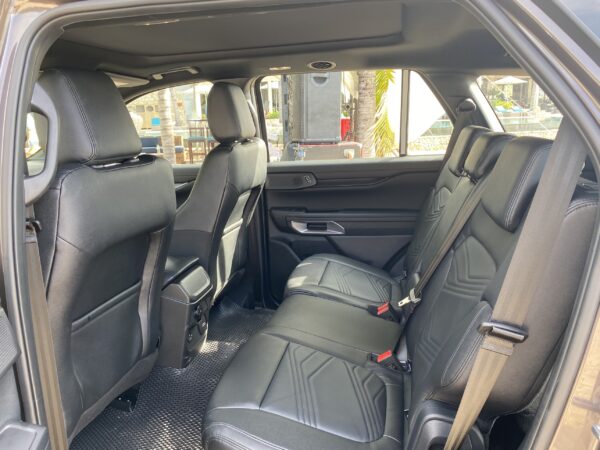 hang-ghe-2-xe-7-cho-ford-everest