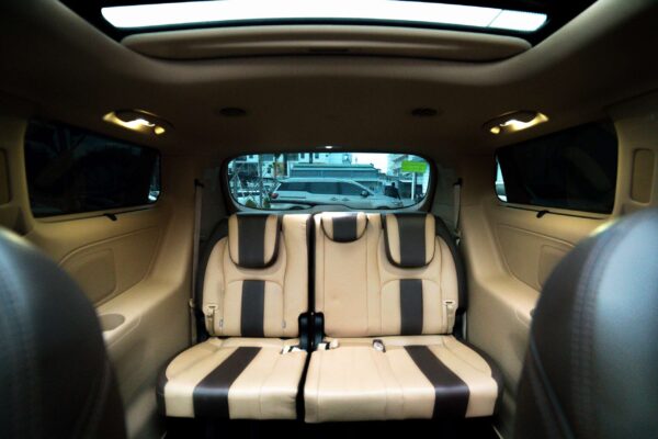 noi-that-xe-7-cho-kia-sedona-3