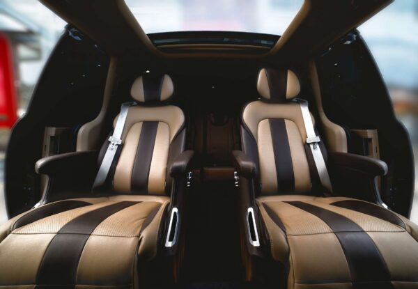 noi-that-xe-7-cho-kia-sedona
