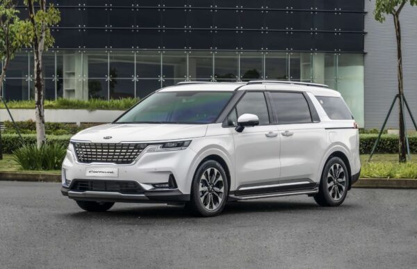 xe kia carnival 7 cho